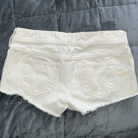 Shorts - Picture 2 of 3